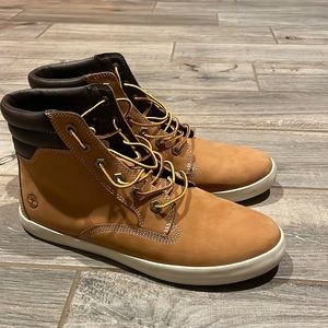 Women’s Dausette Lightweight Hightop wheat Timberland sneaker boot